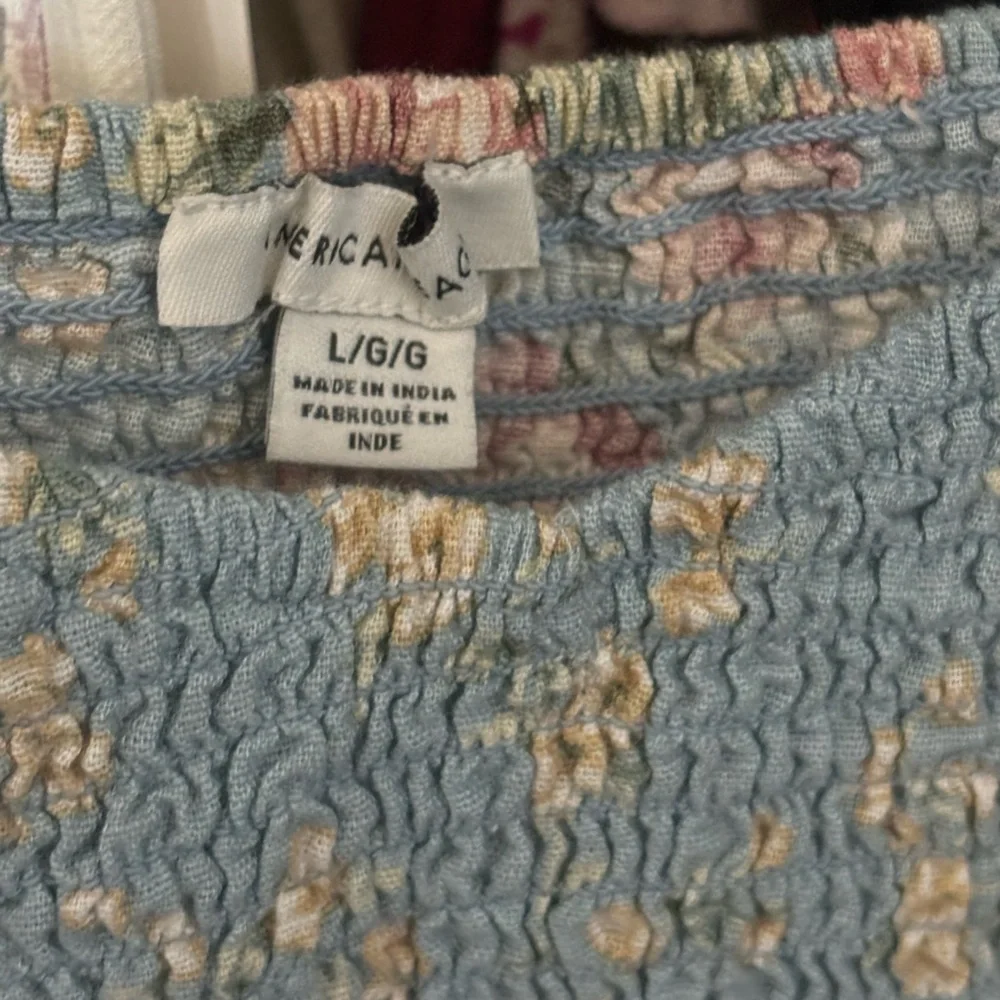 American Eagle Floral Women's Top - Picture 5 of 5